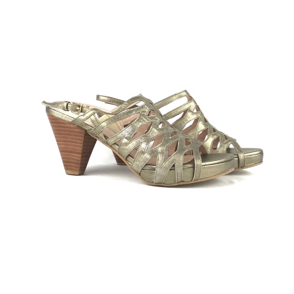 Clearance! Last Call!  Stuart Weitzman Sandals - Picture 3 of 6